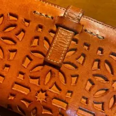 ゲンテン　genten カットワーク　長財布