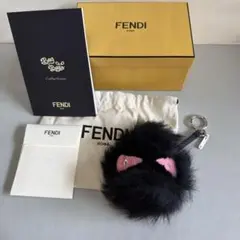 FENDI フェンディ ファー素材 人形型キーホルダー - メルカリ