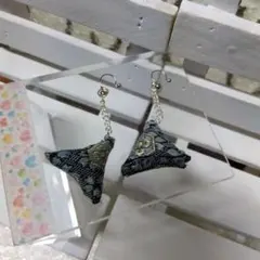 Z8.138❤️畳縁　軽いイヤリング　イヤリング　ノンホールピアス