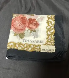TRUSSARDI 大判ハンカチ ローズ柄のサムネイル