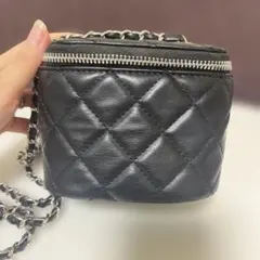 ブラック キルティング ショルダーバッグ