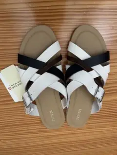 NICOLE CLUB クロスストラップサンダル