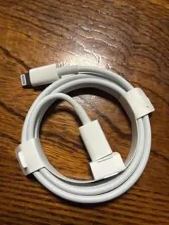 iPhone／ケーブル／ ホワイト