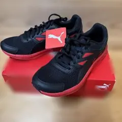 【新品未使用】PUMA ドライバー スニーカー 26.0cm ブラック レッドのサムネイル