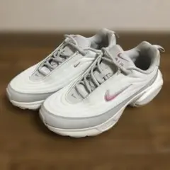 Item thumbnail for item 5ecb4cf8-ac8e-459a-89fd-56593ef65208