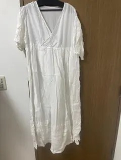 【BEAMS LIGHTS 】カシュクール風ホワイトワンピース