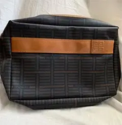 GIVENCHY ジバンシー　クラッチバッグ　セカンドバッグ　ポーチ