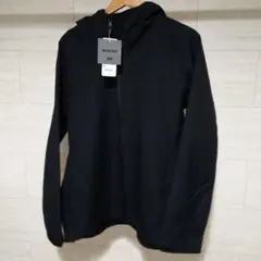 UNIQLO ブロックテックパーカー M ブラック。
