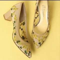 アルテミス バイ ダイアナ　ミモザ刺繍パンプス