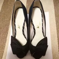 ＡＧＯＳＴ  黒  パンプスのサムネイル