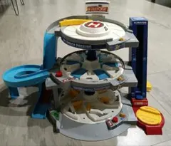 トミカ ぐるぐるシュート!!DXトミカパーキング