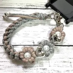 ハンドメイド　パラコード　ハンドストラップ　ストラップ　花　ハート　ベージ