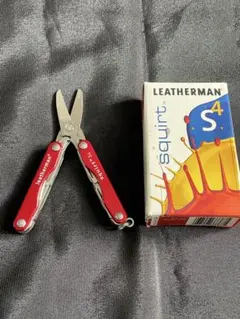 Leatherman】 Squirt P4 マルチツール レッド ヴィンテージ - メルカリ