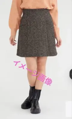 feroux ヘリーボーン　ダークグレー スカート ミディ　前ポケット付きのサムネイル