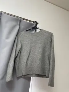 UNIQLO グレー 長袖ニット Mサイズ