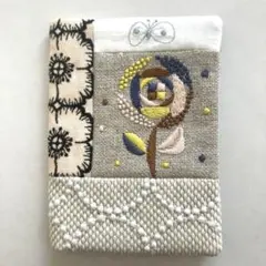 ブックカバー　文庫本　ハンドメイド　ミナペルホネン
