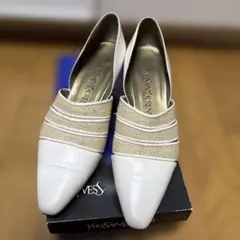 Yves Saint Laurent（イヴ・サンローラン）レザーコンビパンプスのサムネイル