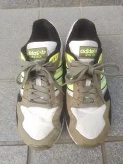 アディダス ウルトラテック（adidas ultra tech）スニーカー