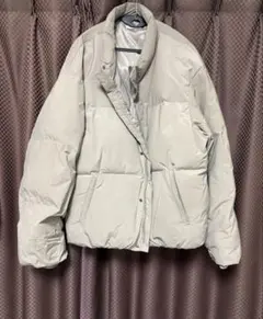 ライトグレー ショート丈 ダウンジャケット