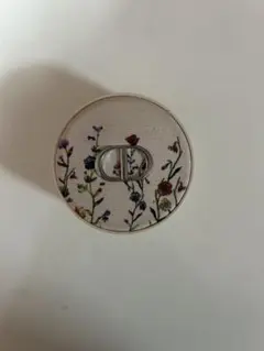 Diorスキンフォーエヴァークッションパウダー　ミレフィオリ