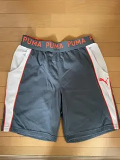 PUMA ショートパンツ グレー/ホワイト/オレンジ