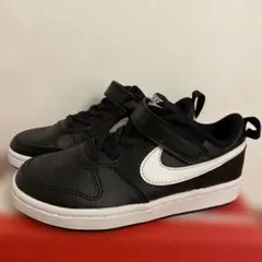 新品　キッズ　NIKE コートボロー18センチ