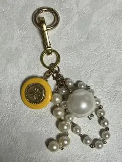 値下げ！イエローパーツと特大パールのキーホルダー、チャーム、カラビナ付き　手作り