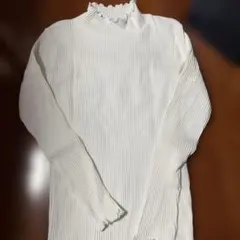 極美品！リブ編みフリルネック長袖Tシャツ M