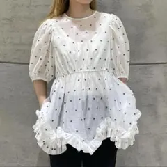 UNITED ARROWS 2トーンドットジャカードフリルブラウスのサムネイル