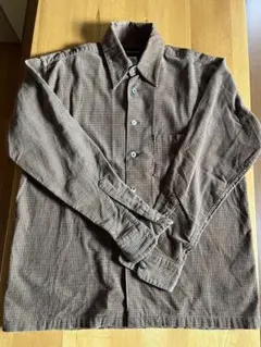 BEAMSの長袖コーデュロイシャツ