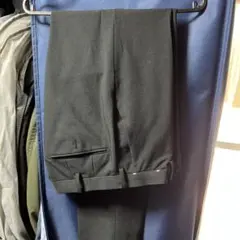 UNIQLO ダークグレー スラックス ウエスト76cm