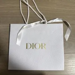 Dior ホワイトショップ袋 リボン付き