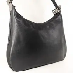 希少　美品　グッチ　ショルダーバッグ　G金具　肩掛け　ハーフムーン　A4可能