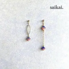 [938]チェコビーズのアシンメトリーピアス ホワイト ブルー レッド