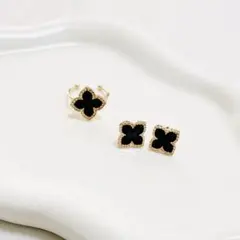 新品♡ レディース クローバー 四葉の花 ピアス リング ゴールド ブラック