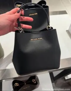 MICHAEL KORS ブラックショルダーバッグ