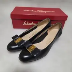 Salvatore Ferragamo ブラックパンプス 6.5 箱付き　難あり