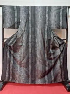 ［縞紬］　中古美品　黒地 KK-213