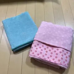 緑とピンクのヨガラグ（タオル）のセット