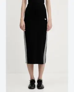 adidas アディカラーニットスリーストライプス スカート