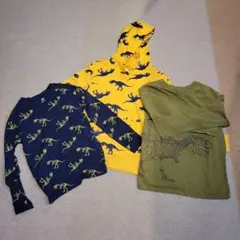 H&M 恐竜柄フード付きカットソー　&　ユニクロ　3枚セット