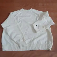 アイボリー ハート刺繍 クルーネックセーター