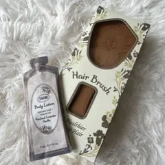 【新品】SABON サボン ヘアブラシ ミニサイズ 天然木 おまけ付き♡のサムネイル