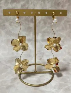 ブライダル　イヤリング　ピアス　大ぶり　ゴールド