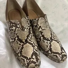 《オリエンタルトラフィック》ウッドヒール甲深パンプス