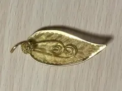 【ヴィンテージ】蝶と葉のデザインブローチ