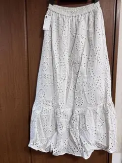 GU 刺繍入りホワイトロングスカート タグ付き