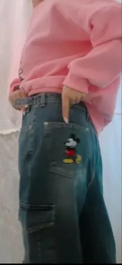 ミッキー　刺繍デニムパンツ