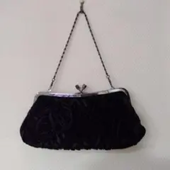 ブラックサテン フラワーモチーフ クラッチバッグ