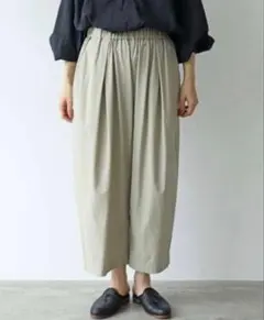 yuni ユニ 80/2強撚ギャバゴムタックパンツのサムネイル